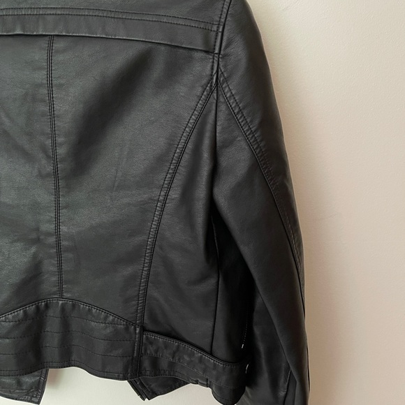 Women’s Vegan Leather Black Jacket Size XS - Picture 4 of 5
